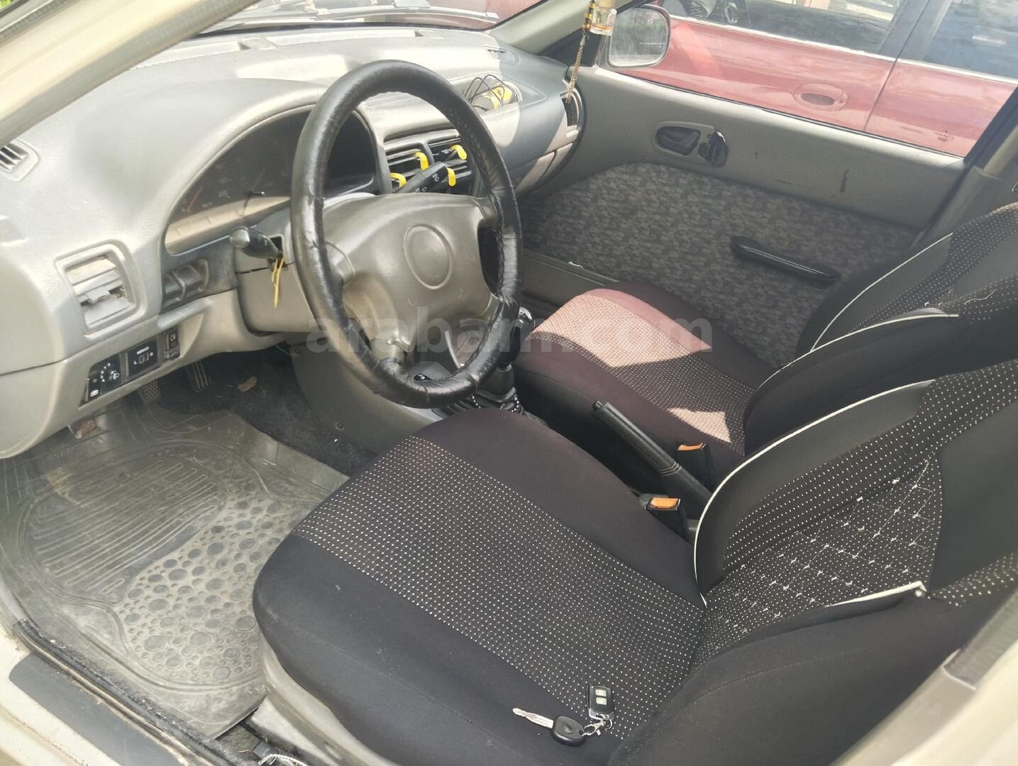 Sahibinden Suzuki Swift 1.3 GLX 2001 Model Ankara 200.000 km Beyaz 6