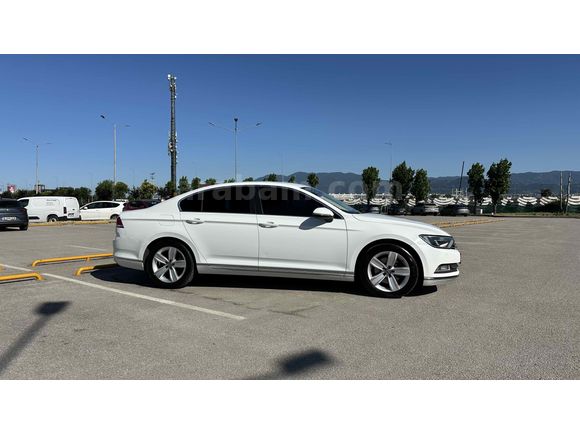 Sahibinden Volkswagen Passat 1.6 TDi BlueMotion Comfortline 2017 Model  185.000 km Beyaz