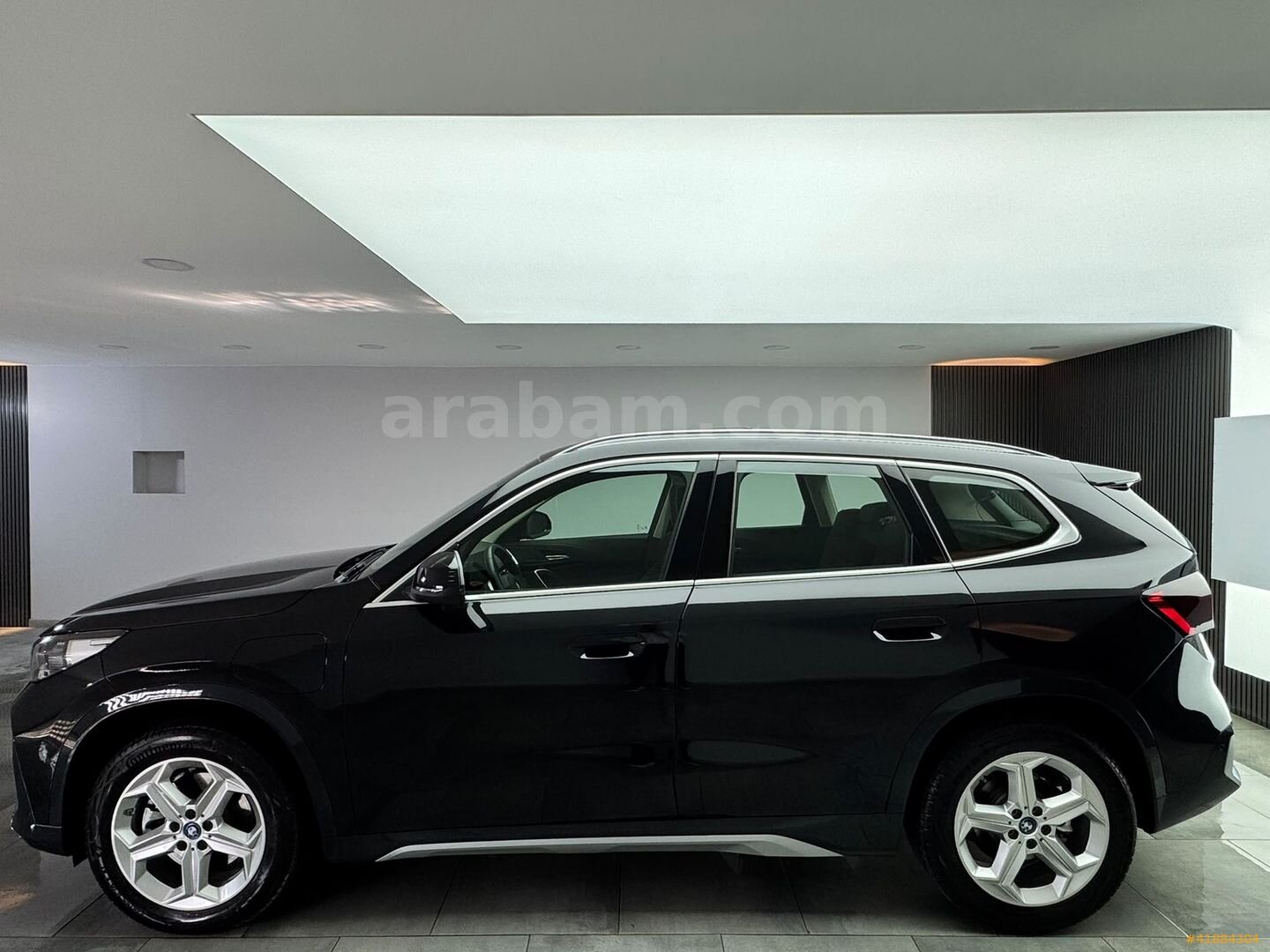 Galeriden BMW X1 xDrive25e X Line 2025 Model İstanbul 27.676 km Siyah 6