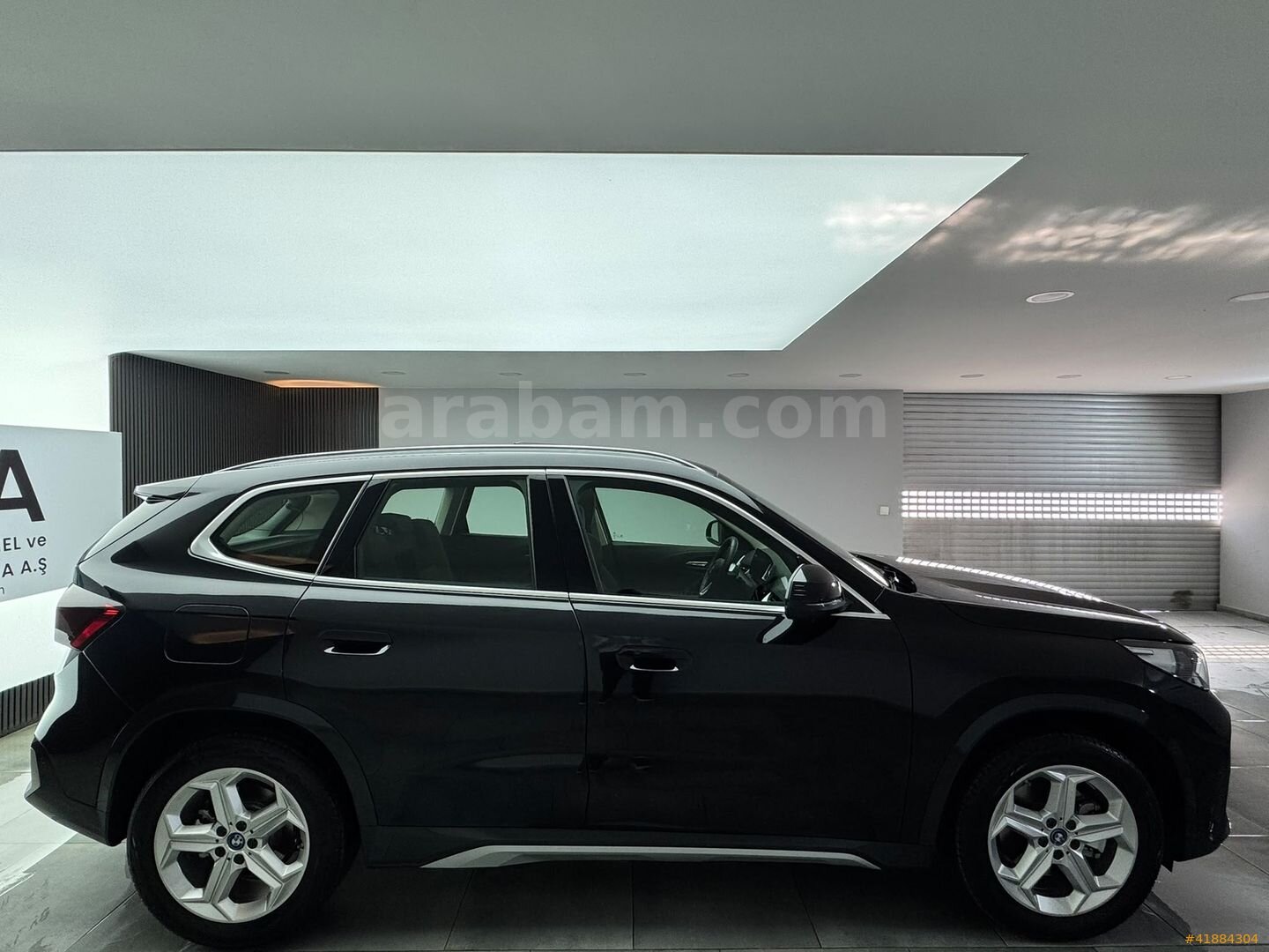 Galeriden BMW X1 xDrive25e X Line 2025 Model İstanbul 27.676 km Siyah 5