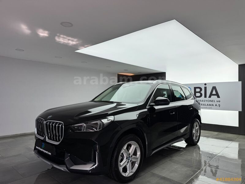 Galeriden BMW X1 xDrive25e X Line 2025 Model İstanbul 27.676 km Siyah