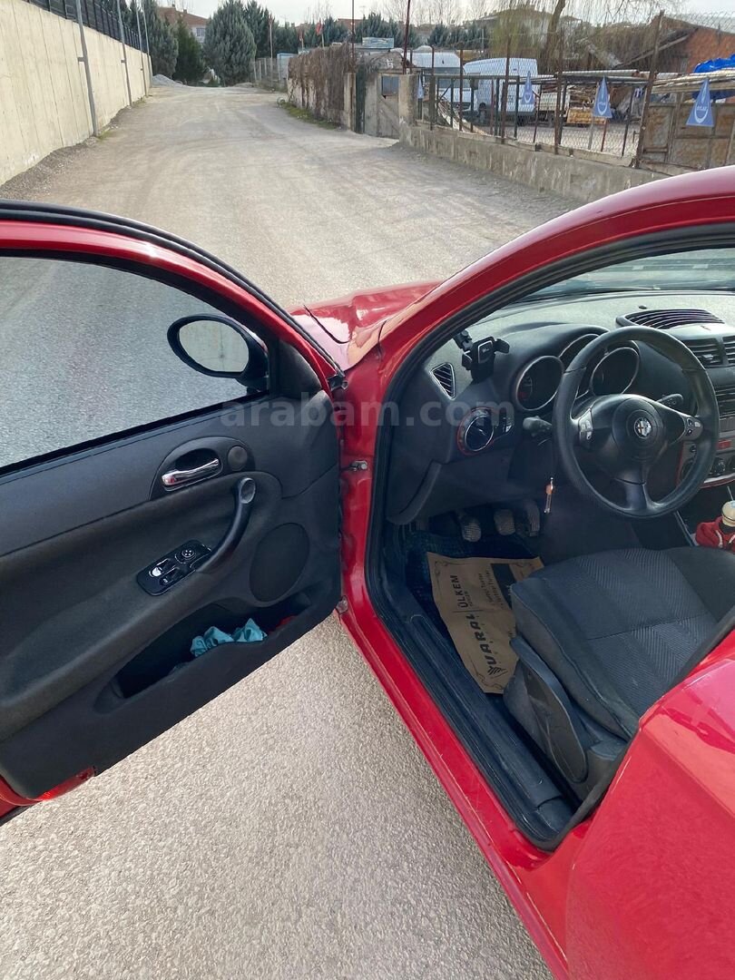 Sahibinden Alfa Romeo 147 1.6 TS Progression 2004 Model Ankara 303.000 km Kırmızı 7