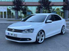 Volkswagen Jetta 1.6 TDi Highline 2013 Model Samsun 237.000 km Beyaz
