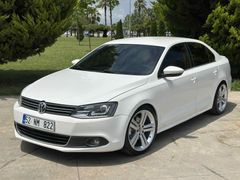 Volkswagen Jetta 1.6 TDi Highline 2013 Model Samsun 237.000 km Beyaz