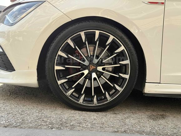 SEAT LEON MAKYAJLI SANROOFLU 1.6TDİ