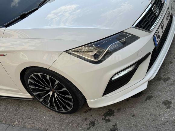 SEAT LEON MAKYAJLI SANROOFLU 1.6TDİ