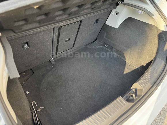 SEAT LEON MAKYAJLI SANROOFLU 1.6TDİ