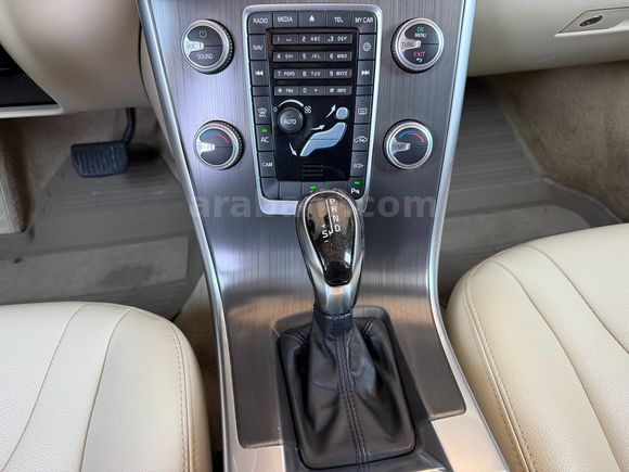 AKTİF 2014 VOLVO XC60 2.0 D4 ADVANCE EXTRA BAKIMLI FULL BOYASIZ