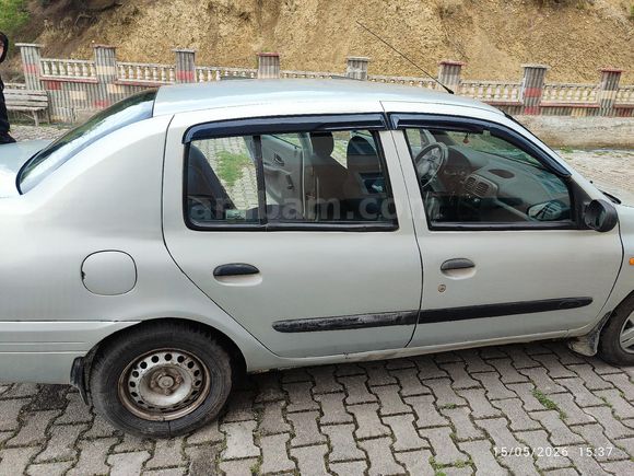 Sahibinden Renault Clio 1.4 RNA 2000 Model