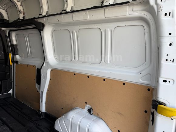 AKTİF den 2017 TRANSİT CUSTOM 330 L TREND PANELVAN 126.000 KM'DE