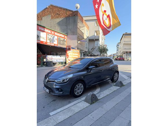 CUMA GÜNÜ GALERİDE 