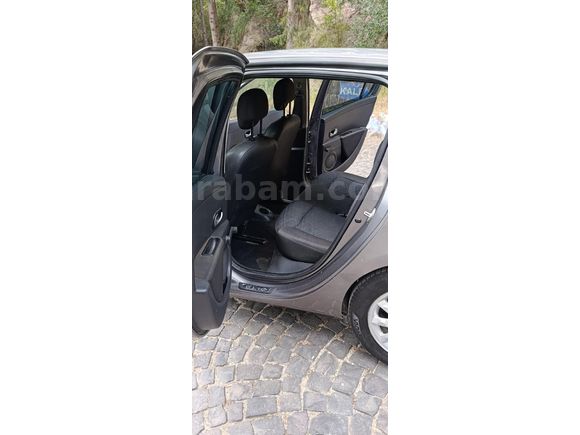Sahibinden Renault Clio 1.2 Extreme 2009 Model
