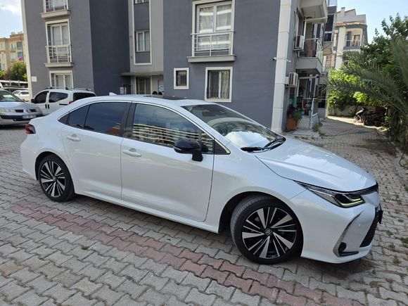 LPG'li Toyota Corolla 1.5 Flame X-Pack 2025