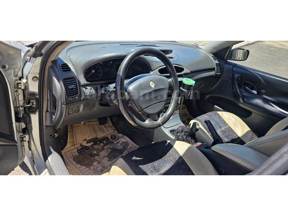 Sahibinden Renault Laguna 1.6 Expression 2005 Model  423.000 km Gri