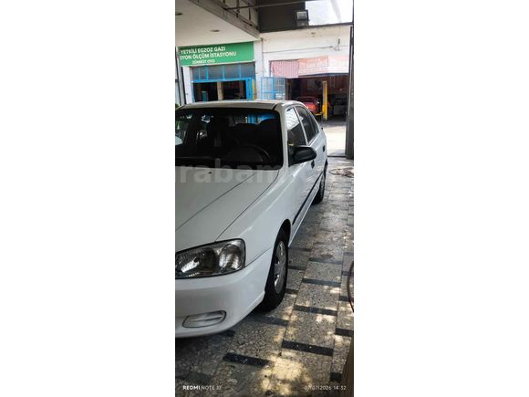 Sahibinden bakımlı temiz Hyundai Accent 1.3 Admire 2002 Model 