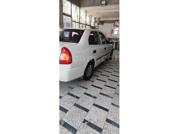 Sahibinden bakımlı temiz Hyundai Accent 1.3 Admire 2002 Model 