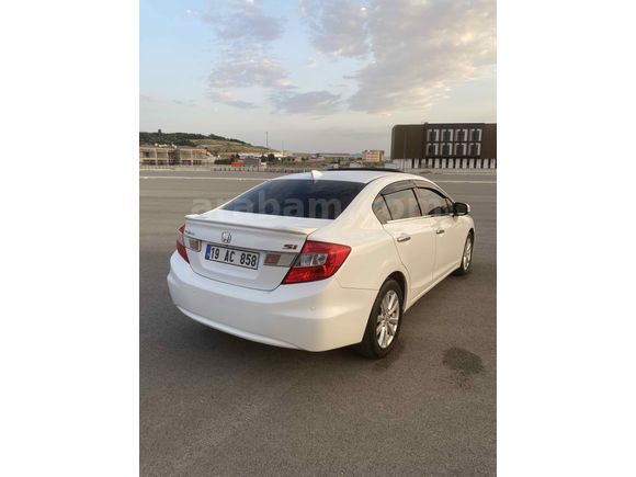 Sahibinden Honda Civic 1.6i VTEC Eco Elegance 2013 Model 