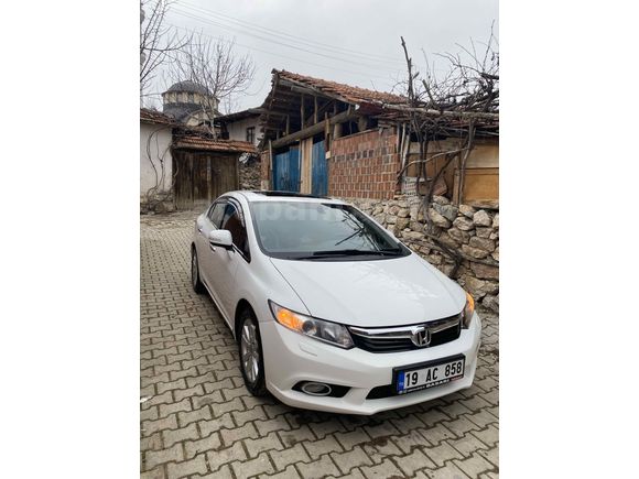 Sahibinden Honda Civic 1.6i VTEC Eco Elegance 2013 Model 