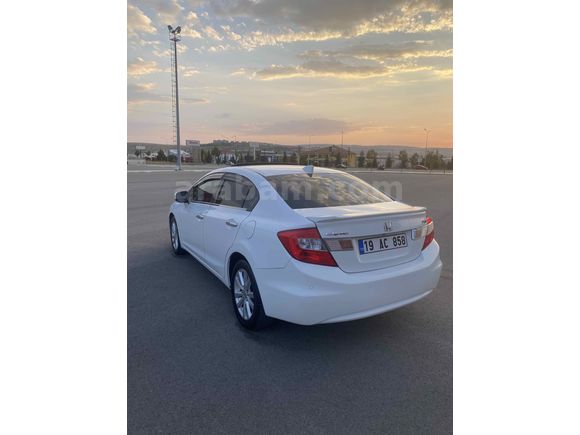 Sahibinden Honda Civic 1.6i VTEC Eco Elegance 2013 Model 