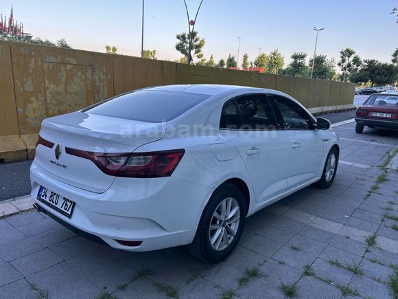 Sahibinden Renault Megane 1.5 Blue DCI Touch 2019 Model 
