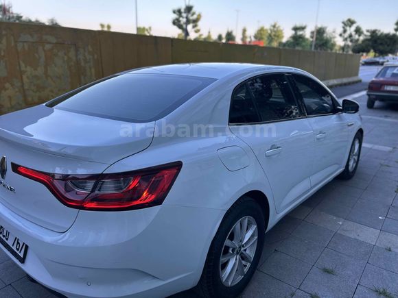 Sahibinden Renault Megane 1.5 Blue DCI Touch 2019 Model 