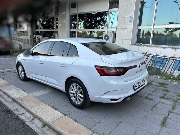 Sahibinden Renault Megane 1.5 Blue DCI Touch 2019 Model 