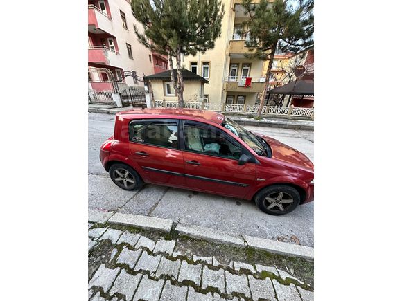 Sahibinden Renault Megane 1.4 Authentique 2004 Model  226.000 km Bordo