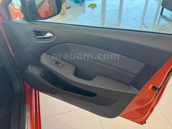 Sahibinden Renault Clio 1.0 TCe Techno Esprit Alpine 2024 Model  4000  binde