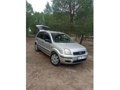 Sahibinden Ford Fusion 1.6 Lux 2004 Model