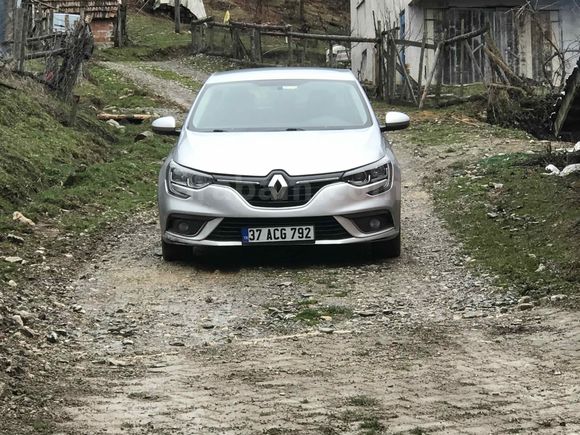 Sahibinden Renault Megane 1.5 dCi Touch 2017 Model  207.000 km Gri