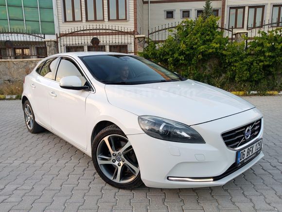 Volvo V40 1.6 D Premium+Plus  Boyasız