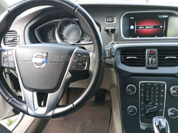 Volvo V40 1.6 D Premium+Plus  Boyasız