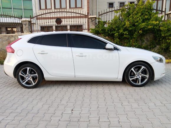 Volvo V40 1.6 D Premium+Plus  Boyasız