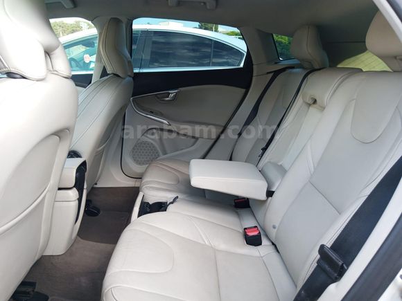 Volvo V40 1.6 D Premium+Plus  Boyasız