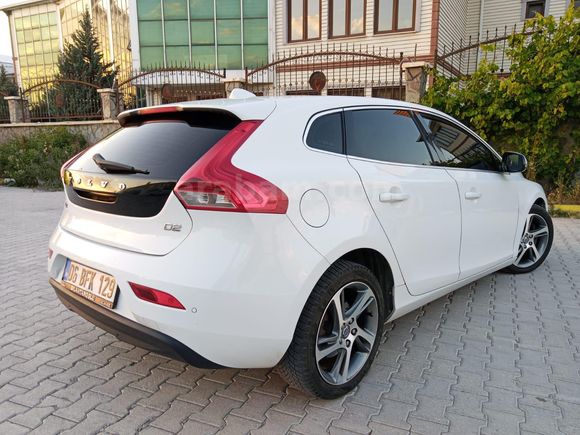 Volvo V40 1.6 D Premium+Plus  Boyasız