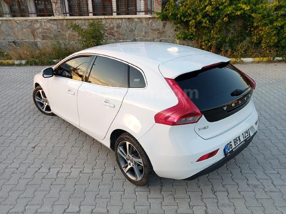 Volvo V40 1.6 D Premium+Plus  Boyasız
