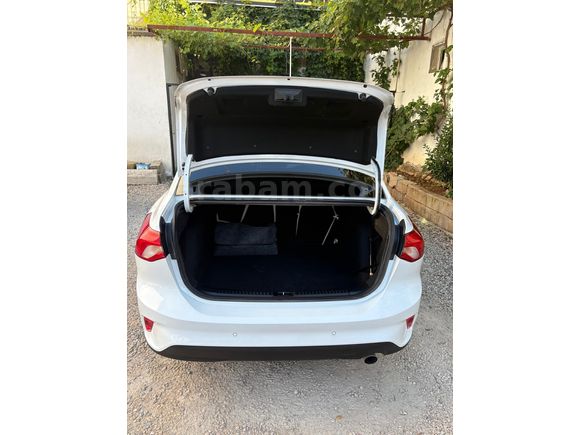 Sahibinden Ford Focus 1.5 EcoBlue Titanium Stil 2023 Model