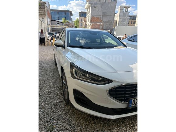 Sahibinden Ford Focus 1.5 EcoBlue Titanium Stil 2023 Model