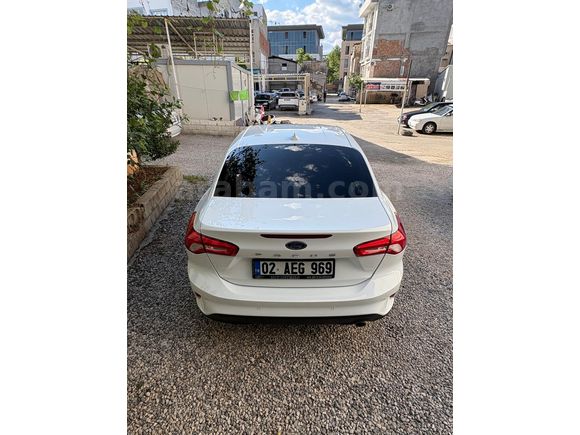 Sahibinden Ford Focus 1.5 EcoBlue Titanium Stil 2023 Model