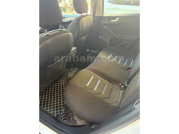 Sahibinden Ford Focus 1.5 EcoBlue Titanium Stil 2023 Model