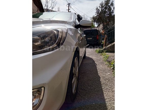 Sahibinden  temiz bakımlı Hyundai Accent Blue 1.4 D-CVVT Mode Plus 2016 Model 