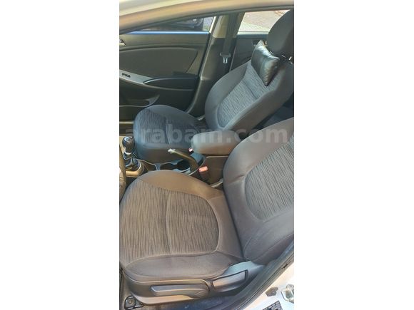 Sahibinden  temiz bakımlı Hyundai Accent Blue 1.4 D-CVVT Mode Plus 2016 Model 