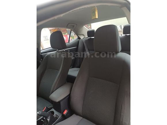 Sahibinden Toyota Corolla 1.4 D-4D Active 2016 Model  187.000 km Beyaz