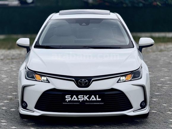 2021 TOYOTA COROLLA 1.5 FLAME X-PACK MULTİDRİVE S 142.ooo KM