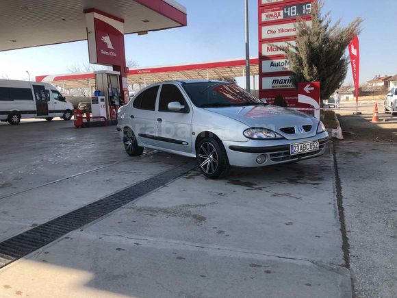 Sahibinden Renault Megane 1.6 Expression 2000 Model 