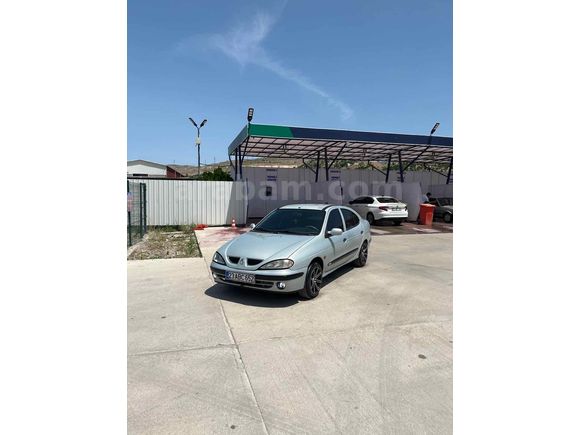 Sahibinden Renault Megane 1.6 Expression 2000 Model 