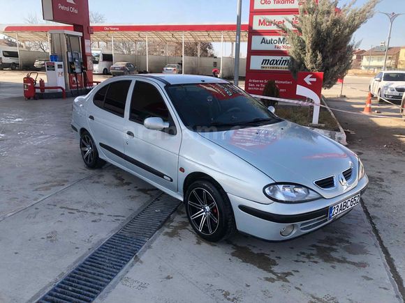 Sahibinden Renault Megane 1.6 Expression 2000 Model 