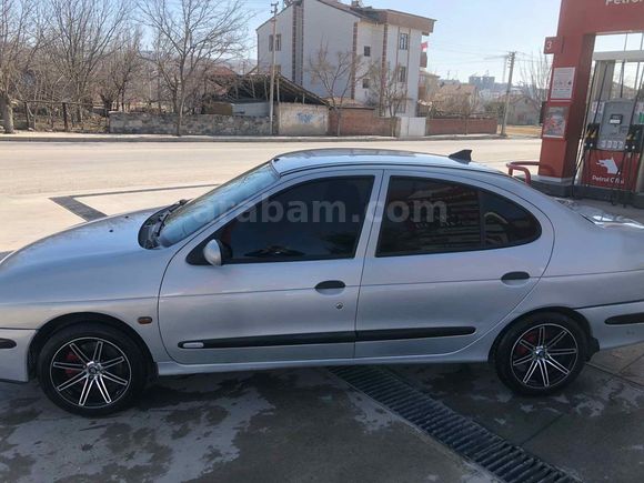 Sahibinden Renault Megane 1.6 Expression 2000 Model 