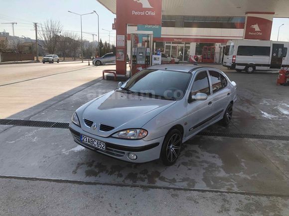 Sahibinden Renault Megane 1.6 Expression 2000 Model 