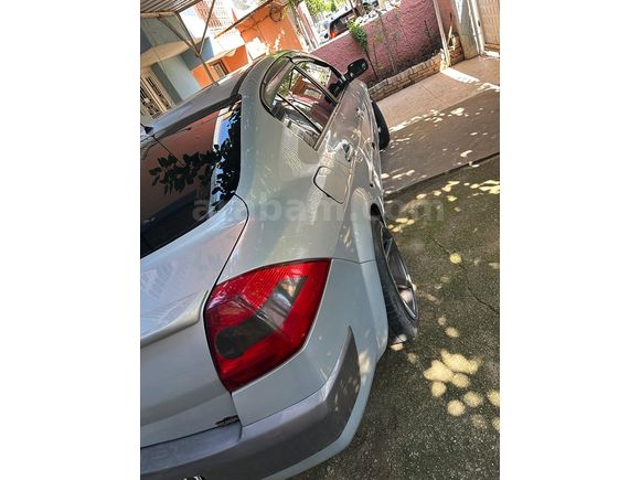 Sahibinden Renault Megane 1.6 Dynamique 2004 Model 
